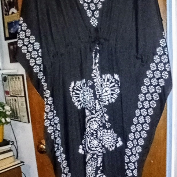 Ravishing Riviera Sun Caftan - Picture 4 of 10